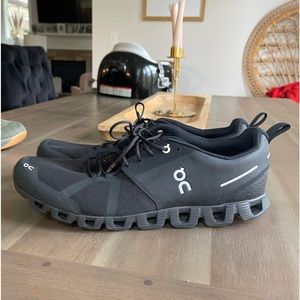 On Cloud Running Mens Tennis Shoe